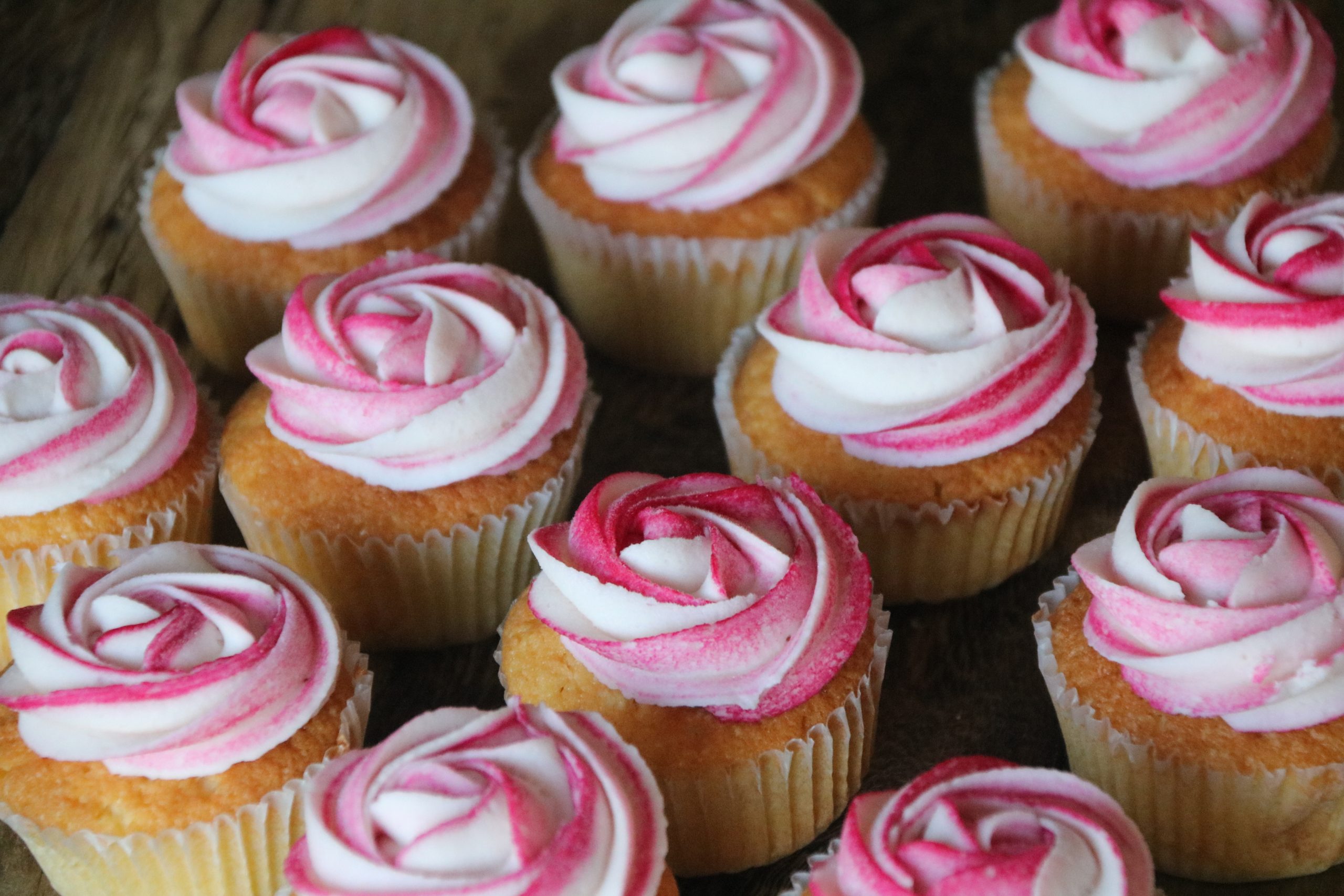 Bosvruchten Roosje cupcake - CupcakeLiefde